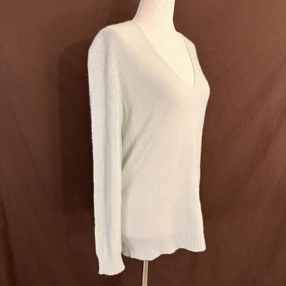 Theory Adrianna 100% Cashmere V-Neck Sweater Size SMALL LIGHT MINT - Picture 5 of 10